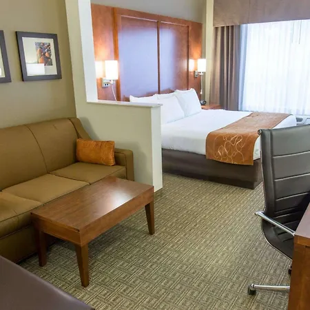 Comfort Suites Marquette-2